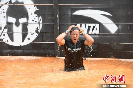 2018斯巴达勇士赛首战深圳开赛 五千余人参赛