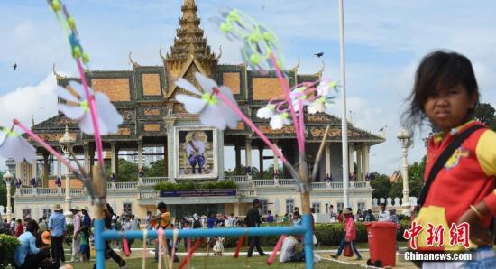 资料图：300万人狂欢柬埔寨“送水节”。<a target='_blank' href='http://www.chinanews.com/'>中新社</a>记者 黄耀辉 摄