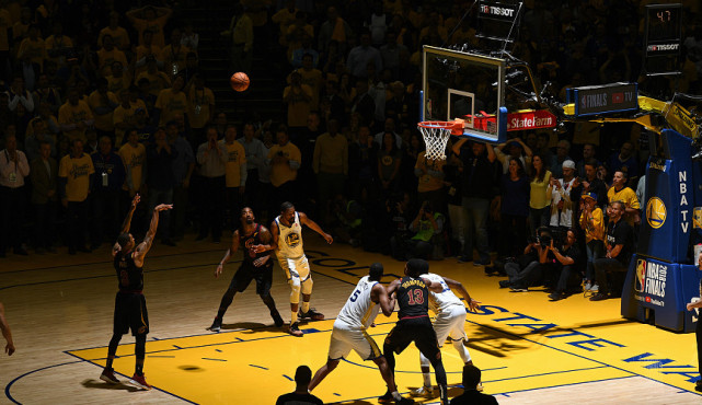 裁判报告:骑士最后13秒两遭误判 希尔应重新罚