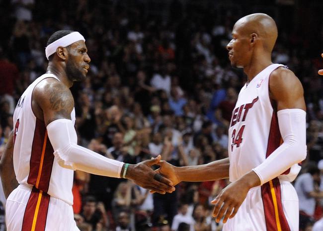 詹姆斯又被发好队友卡!名人堂新贵这样评价他