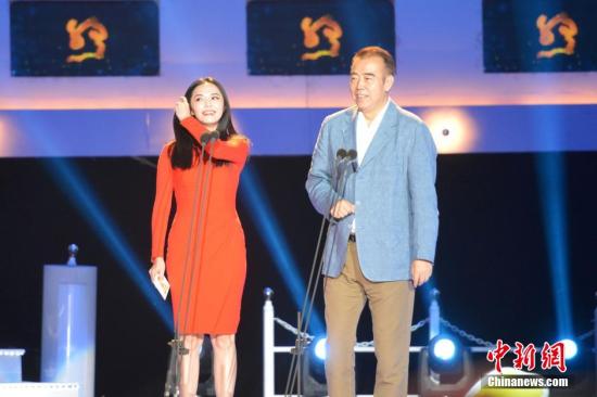 2015年第二届丝绸之路电影节，姚晨、陈凯歌担任颁奖嘉宾。吕明 摄
