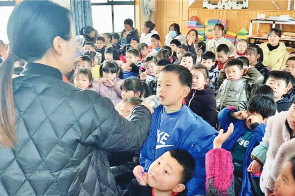 中洲幼儿园播种文明“种子”