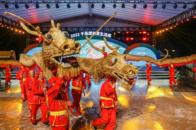 万达电影：前三季度预计实现净利润10.5亿元-11.5亿元 同比扭亏