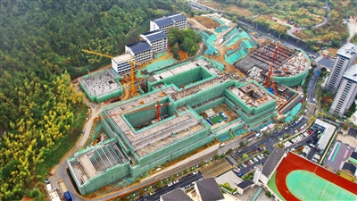 县第三中学新建工程建设正酣