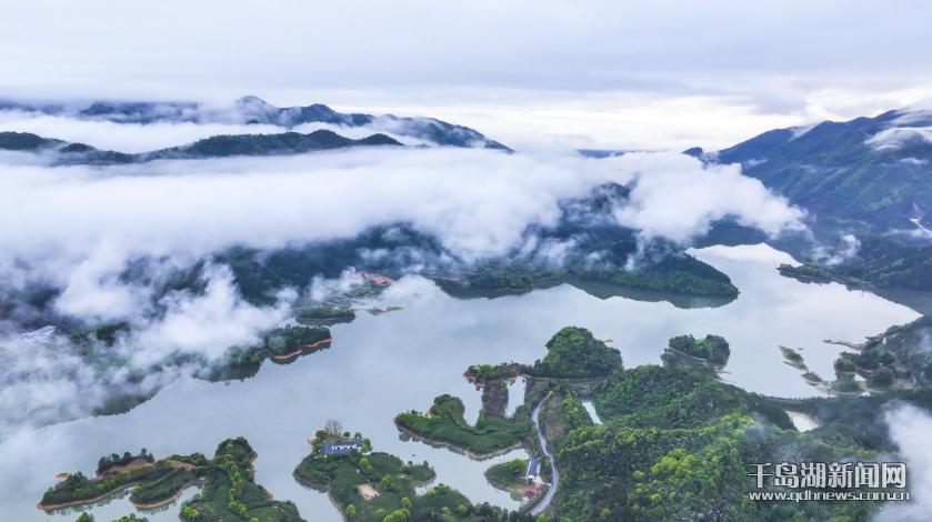 此时，千岛湖是一幅油画