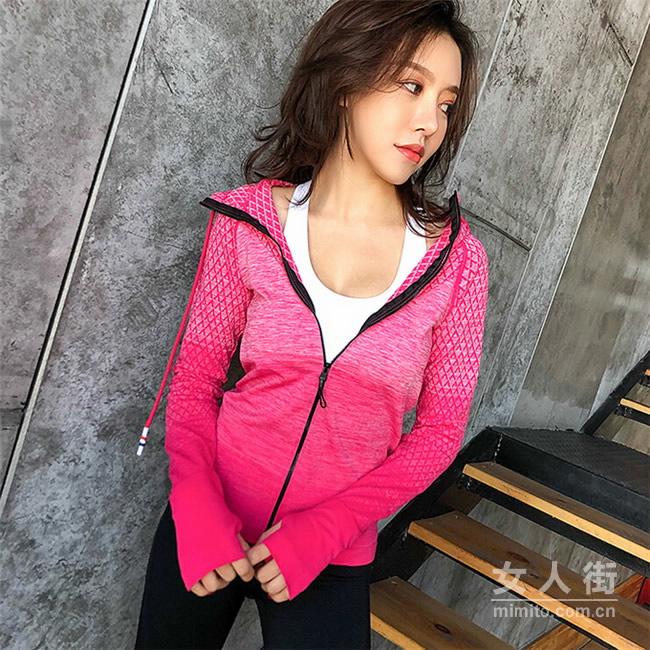 运动女生这些健身装扮,保证悦动你的心