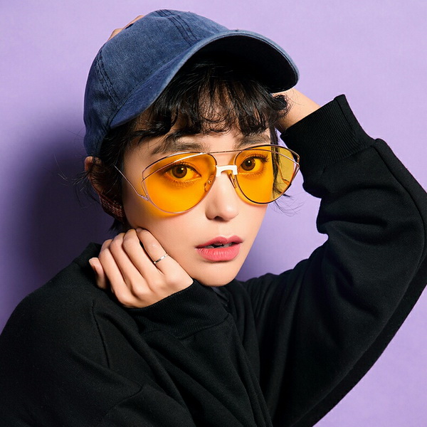 五月墨镜戴得好，街头回头率不断！