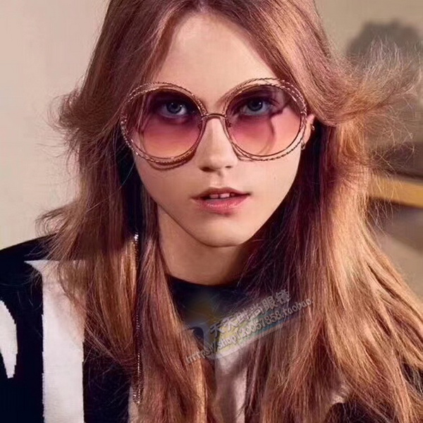 五月墨镜戴得好，街头回头率不断！