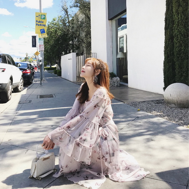 温柔美好连衣裙，轻松唤醒活力少女感