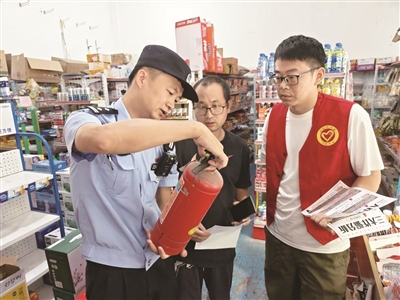 开展反诈消防联合检查 筑牢安全“双防线”
