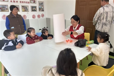 科学小实验 《会飞的孔明灯》制作活动