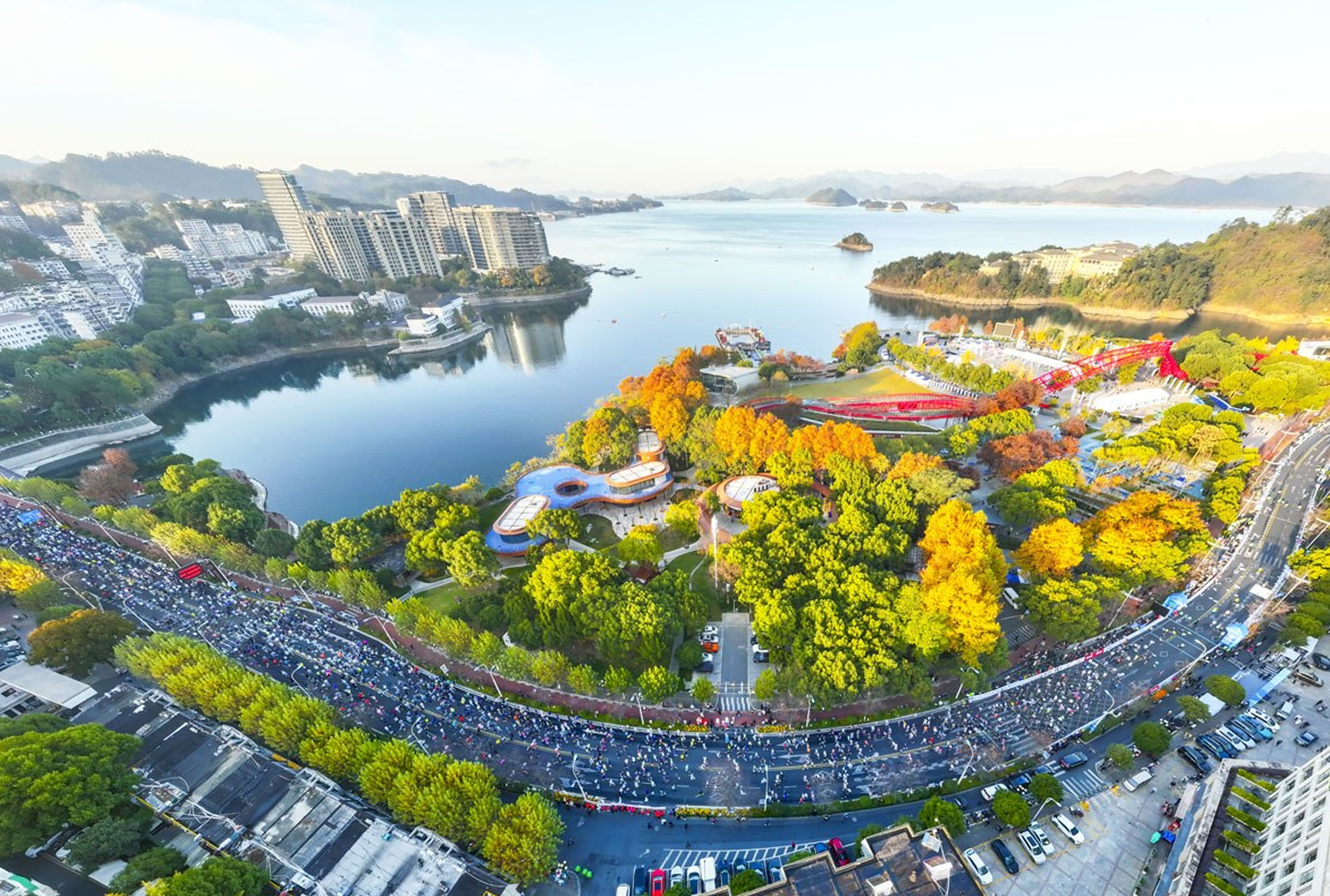 奔跑，在千岛湖的秘境与烟火之间