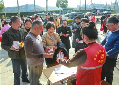 企退人员乐融融