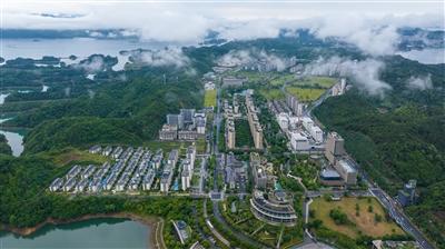 半岛新姿 湖城共融