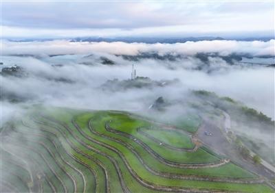 雨后长岭 水墨入画