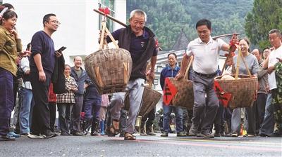 禾香庆丰收 敬老暖桑榆